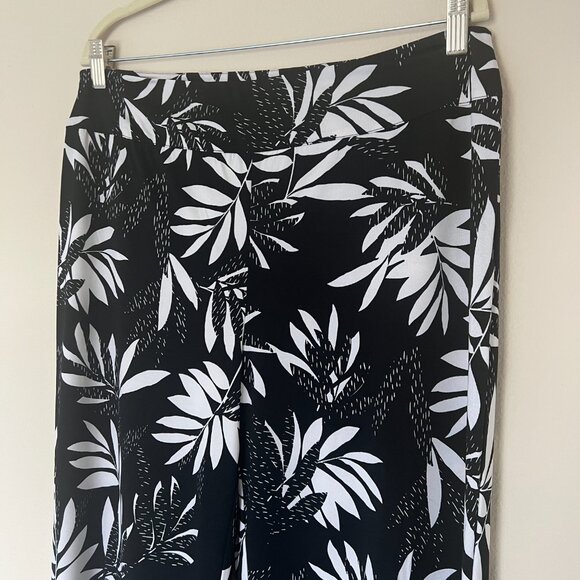 Arna York - Pull On Wide Leg Jersey Knit Pants - Black and White Palm - 1X - Picture 3 of 5